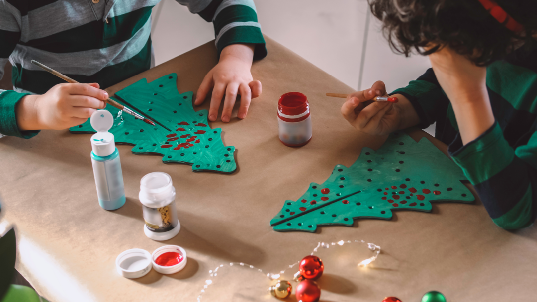 kids painting christmas tree